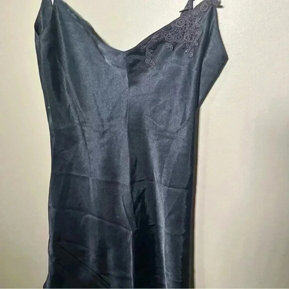 La Senza Y2K navy satin slip with embroidered details S - Picture 3 of 6